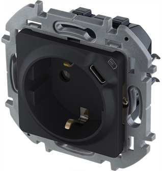Розетка  Legrand 673773 157120